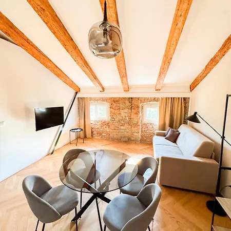 Boulevard App 2 * Trieste