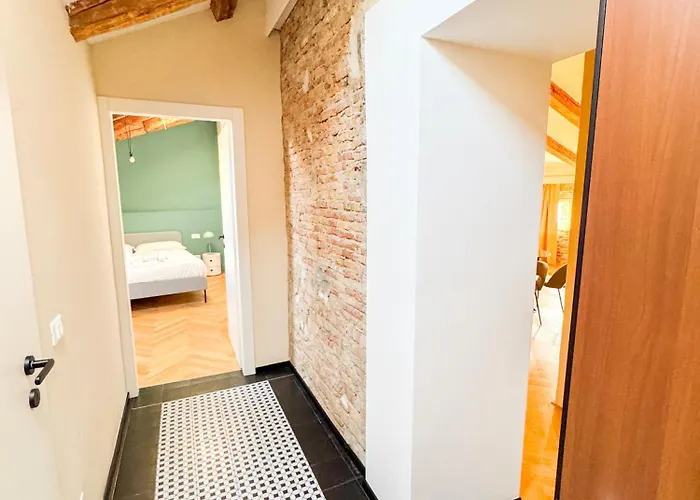 Boulevard App 2 * Трієст